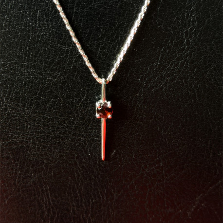 Přívěsek stříbrný - almandin